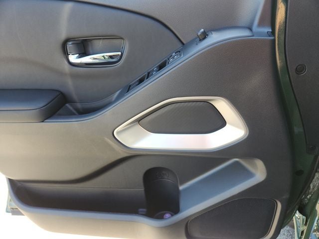 2026 Nissan Frontier SV CONVENIENCE PACKAGE