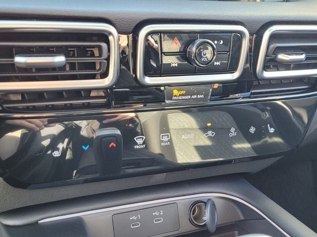 2026 Nissan Sentra SV CONVENIENCE & MOONROOF PACKAGE