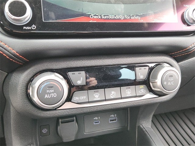 2025 Nissan Versa 1.6 SR