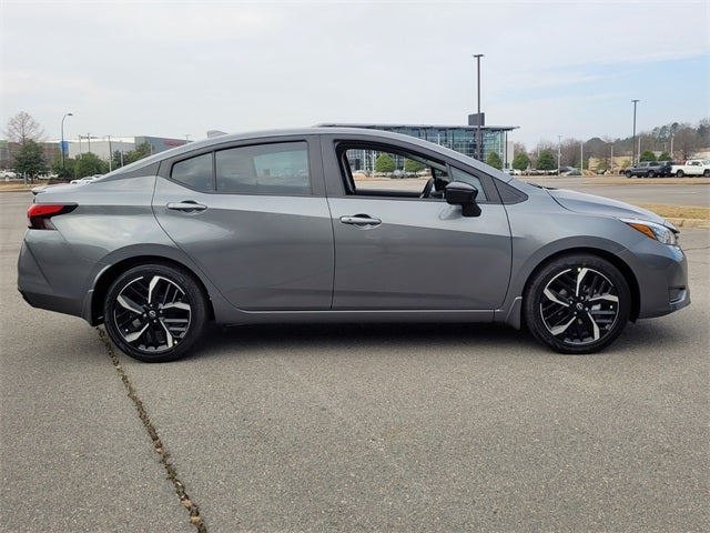 2025 Nissan Versa 1.6 SR
