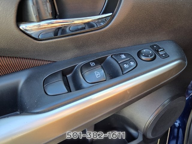 2019 Nissan Kicks SR