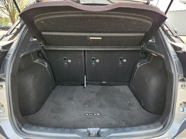 2021 Nissan Kicks SR