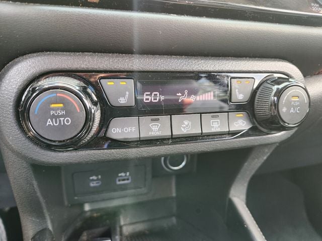 2021 Nissan Kicks SR