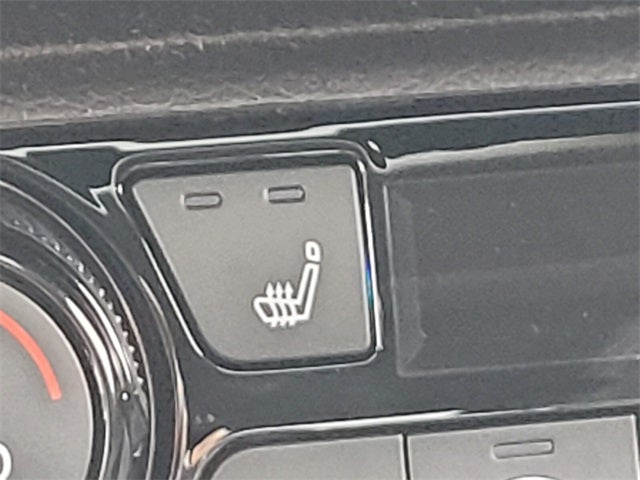 2026 Nissan Kicks SV PREMINUM AND TECH PACKAGE AWD