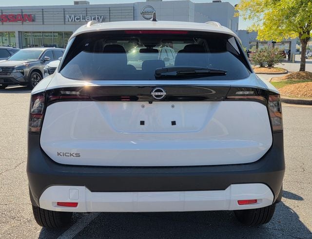 2027 Nissan Kicks Base