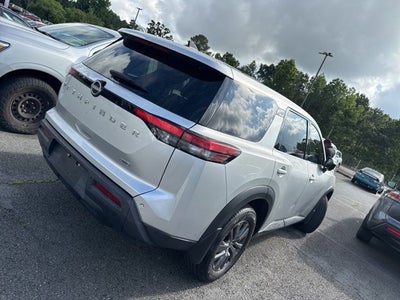 2024 Nissan Pathfinder S