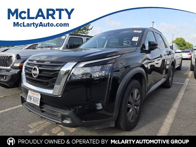 2024 Nissan Pathfinder SV