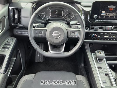 2025 Nissan Pathfinder SV