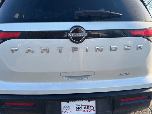 2023 Nissan Pathfinder SV