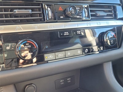 2026 Nissan Pathfinder SV