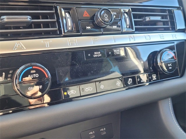 2026 Nissan Pathfinder SV