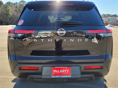 2026 Nissan Pathfinder SV