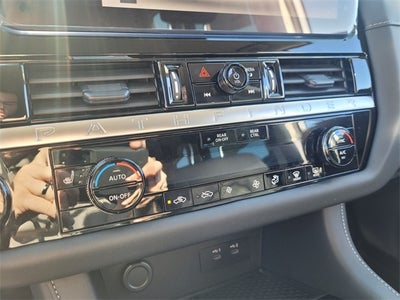 2026 Nissan Pathfinder SV