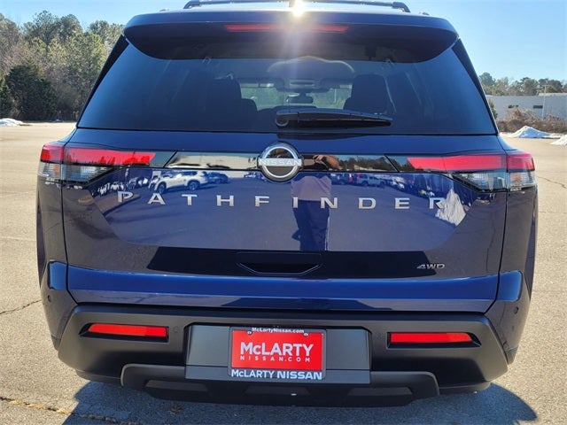 2026 Nissan Pathfinder SV