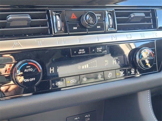 2026 Nissan Pathfinder SV