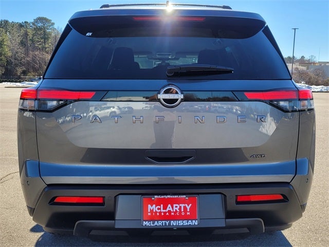 2026 Nissan Pathfinder SV
