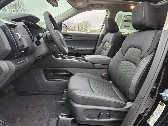 2026 Nissan Pathfinder SV PREMIUM PACKAGE