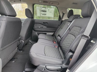 2026 Nissan Pathfinder SV PREMIUM PACKAGE