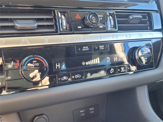 2026 Nissan Pathfinder SV