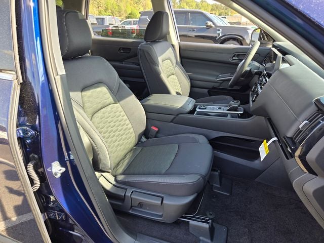 2026 Nissan Pathfinder SV PREMIUM PACKAGE