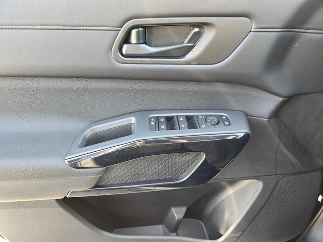 2026 Nissan Pathfinder SV PREMIUM PACKAGE