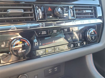 2026 Nissan Pathfinder SV PREMINUM PACKAGE