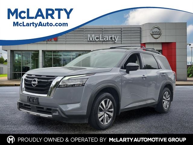 2022 Nissan Pathfinder SL