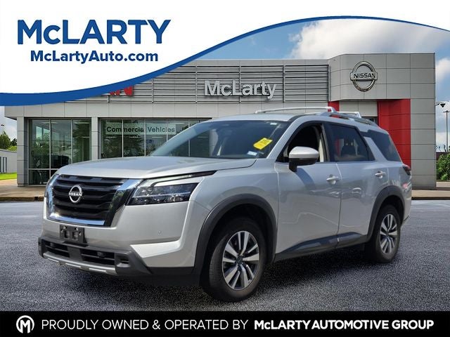2023 Nissan Pathfinder SL