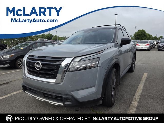 2024 Nissan Pathfinder SL
