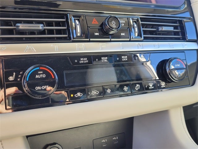 2026 Nissan Pathfinder SL