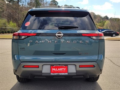 2026 Nissan Pathfinder SL