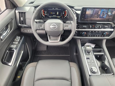 2026 Nissan Pathfinder SL