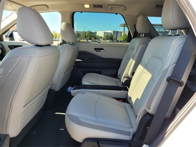 2026 Nissan Pathfinder SL PREMIUM PACKAGE