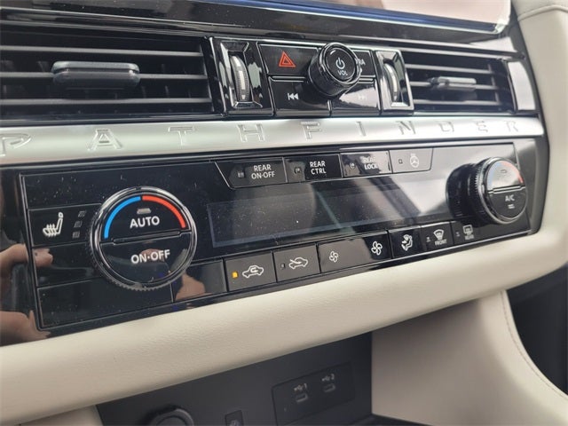 2026 Nissan Pathfinder SL PREMIUM PACKAGE