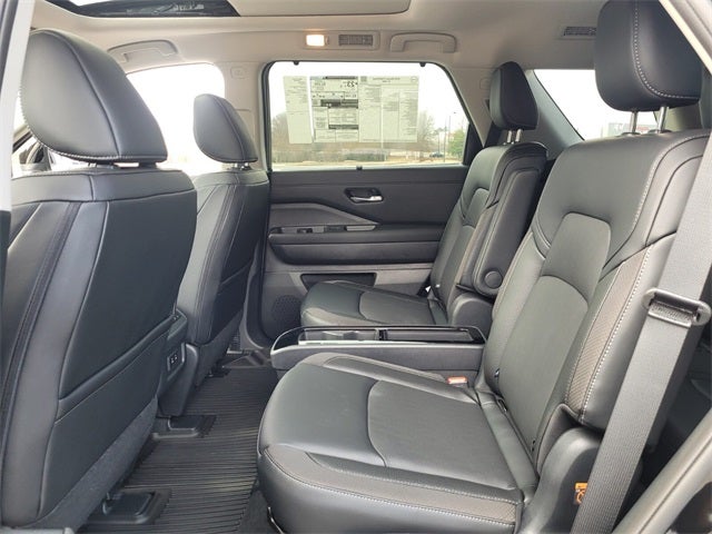 2026 Nissan Pathfinder SL PREMIUM PACKAGE