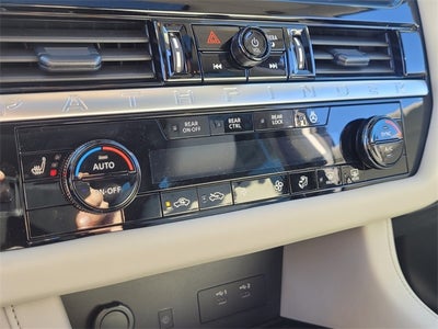 2026 Nissan Pathfinder SL PREMIUM PACKAGE