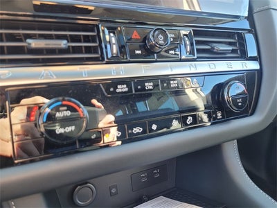 2026 Nissan Pathfinder SL PREMIUM PACKAGE