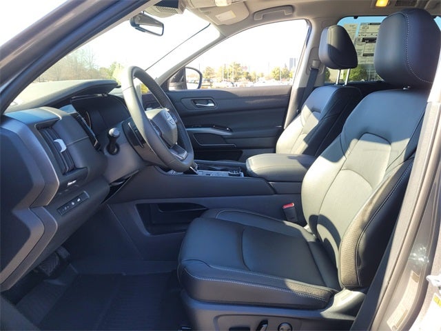 2026 Nissan Pathfinder SL PREMIUM PACKAGE