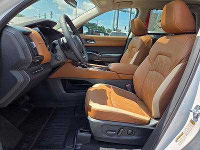 2026 Nissan Pathfinder Platinum