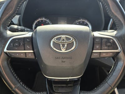 2021 Toyota Highlander LE