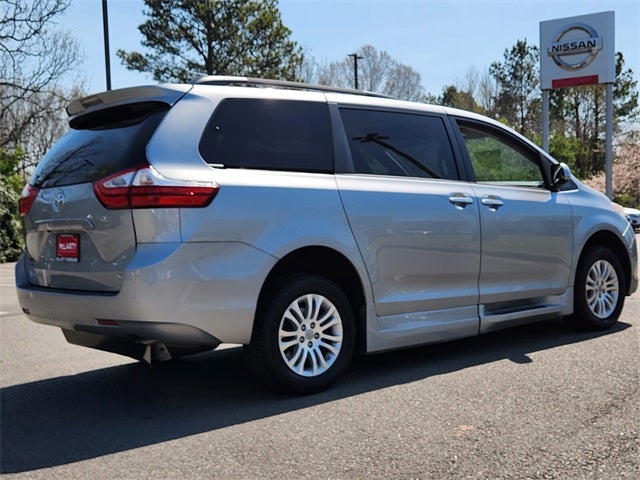 2017 Toyota Sienna L Handicap Lift Handicap Lift