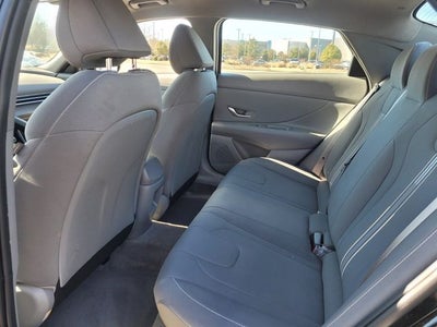 2025 Hyundai Elantra SEL Sport