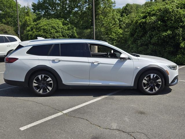 2019 Buick Regal TourX Essence