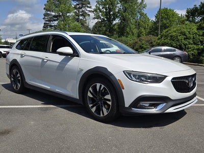 2019 Buick Regal TourX Essence