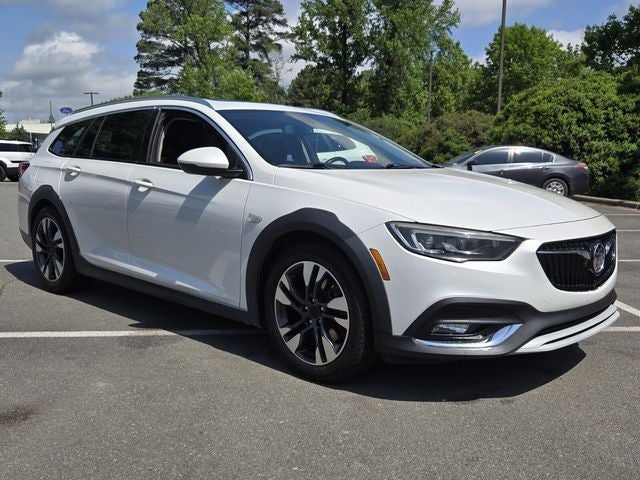 2019 Buick Regal TourX Essence