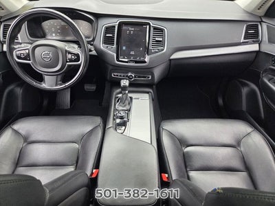 2022 Volvo XC90 T5 Momentum