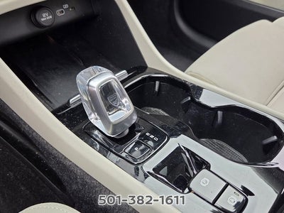 2024 Volvo XC40 B5 Plus Dark Theme