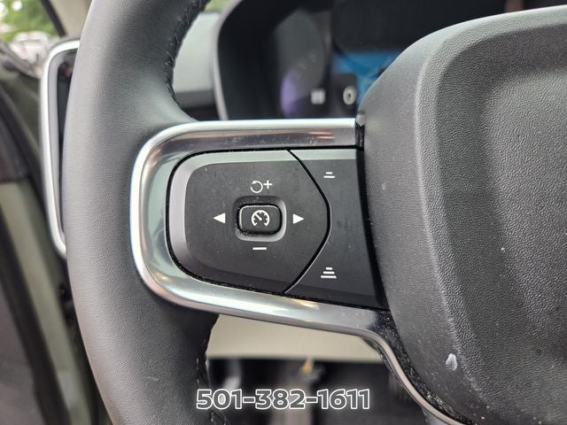2024 Volvo XC40 B5 Plus Dark Theme