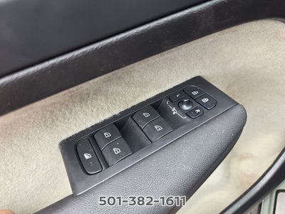 2024 Volvo XC40 B5 Plus Dark Theme