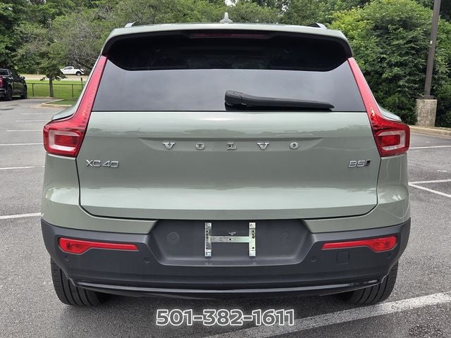 2024 Volvo XC40 B5 Plus Dark Theme